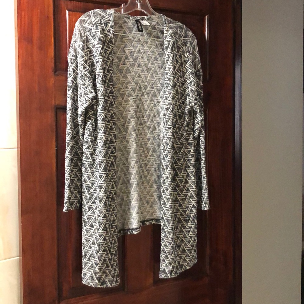 Black and white cover up/ duster